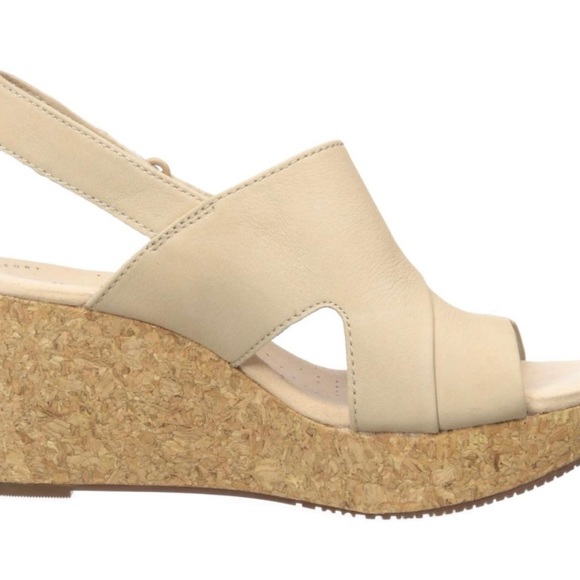 Like new in original box Clarks Annadel Sky Wedge Sandal size 7.5 Sand Nubuck - Picture 4 of 8